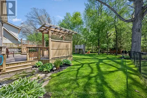 70 Peachtree Crescent Cambridge ON N1S 4W3