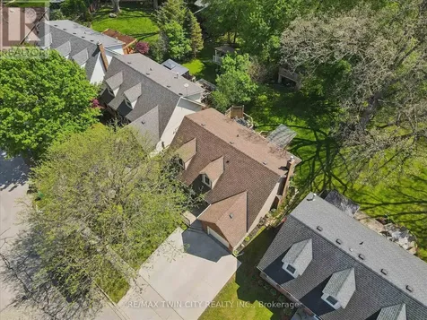 70 Peachtree Crescent Cambridge ON N1S 4W3