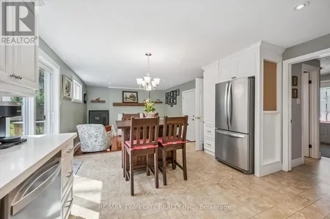 70 Peachtree Crescent Cambridge ON N1S 4W3