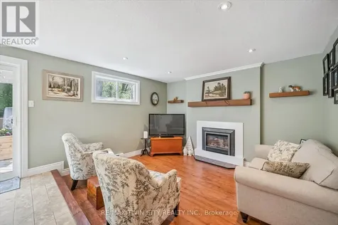 70 Peachtree Crescent Cambridge ON N1S 4W3