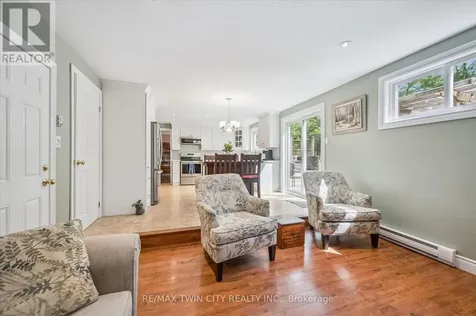 70 Peachtree Crescent Cambridge ON N1S 4W3