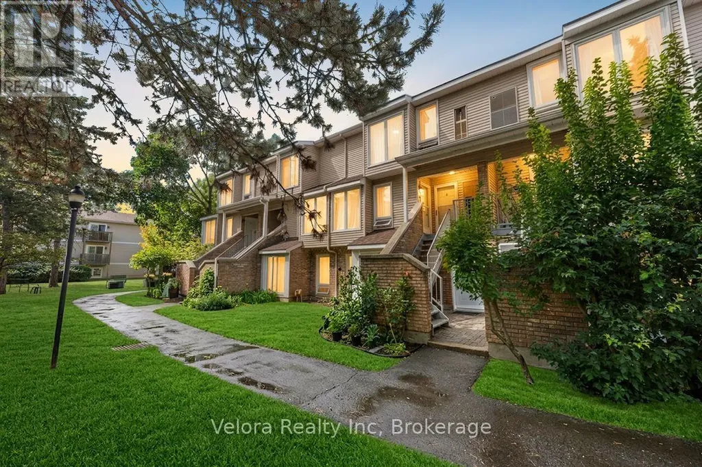 8A Shehyn Lane Ottawa ON K2G 4Y3