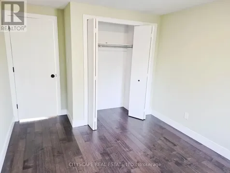 11 Ashely Court Kitchener ON N2E 2Z6