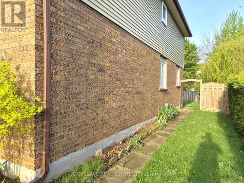 11 Ashely Court Kitchener ON N2E 2Z6