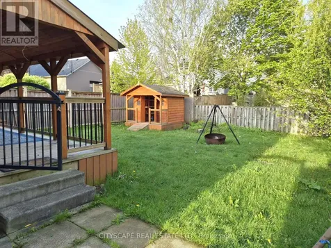 11 Ashely Court Kitchener ON N2E 2Z6