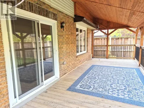 11 Ashely Court Kitchener ON N2E 2Z6