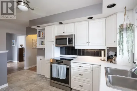 619 Cherrydale Place Thunder Bay ON P7E 3L8