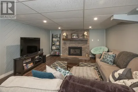 619 Cherrydale Place Thunder Bay ON P7E 3L8