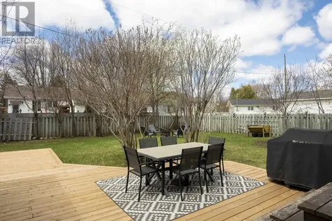 619 Cherrydale Place Thunder Bay ON P7E 3L8