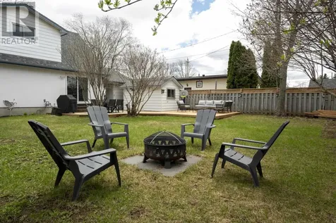 619 Cherrydale Place Thunder Bay ON P7E 3L8