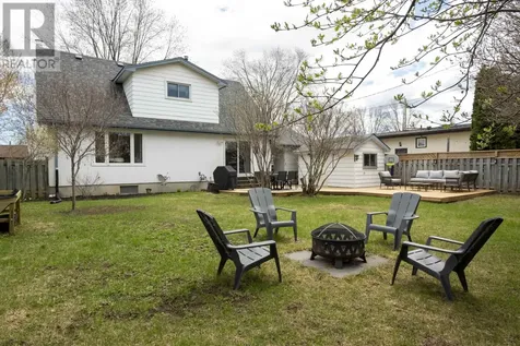 619 Cherrydale Place Thunder Bay ON P7E 3L8