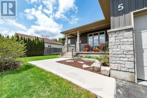 5 Nick Street Petawawa ON K8H 0B7