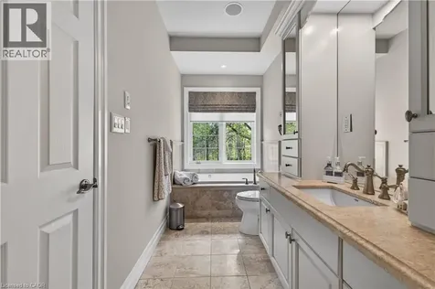 3 Sims Estate Place Kitchener ON N2A 0A5