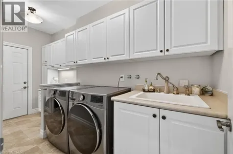 3 Sims Estate Place Kitchener ON N2A 0A5