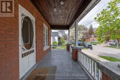 62 Strathcona Avenue Brantford ON N3S 1T8