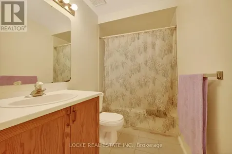 1824 Summerfields Crescent Ottawa ON K1C 7B8