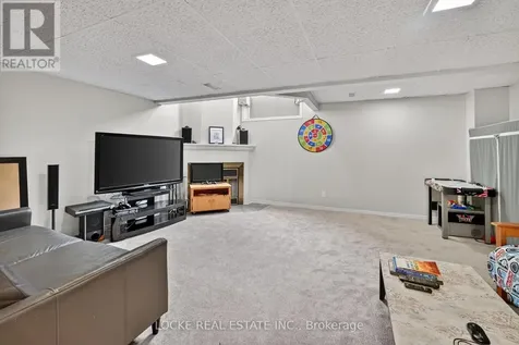 1824 Summerfields Crescent Ottawa ON K1C 7B8