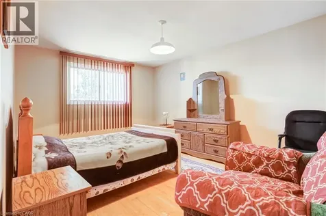 186 Adeline Avenue Hamilton ON L8H 5T8