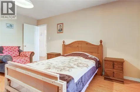 186 Adeline Avenue Hamilton ON L8H 5T8