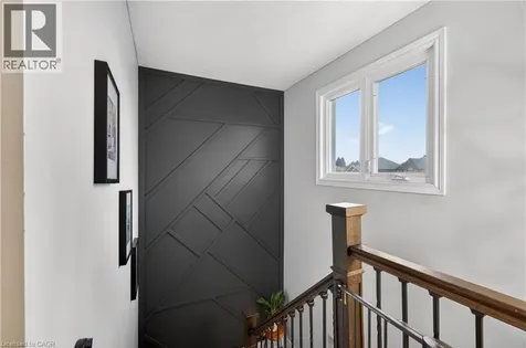122 Hollybush Drive Hamilton ON L8B 0P1