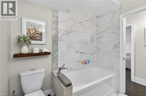 122 Hollybush Drive Hamilton ON L8B 0P1