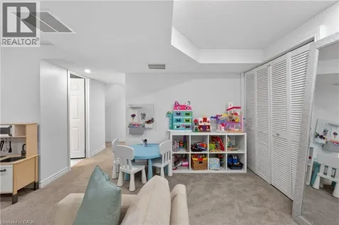 122 Hollybush Drive Hamilton ON L8B 0P1