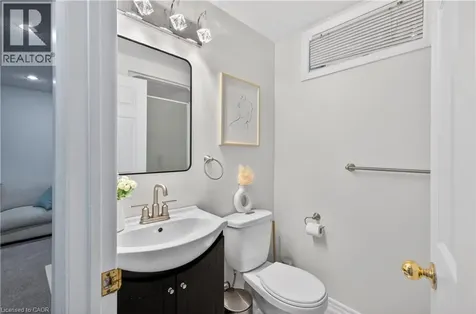 122 Hollybush Drive Hamilton ON L8B 0P1