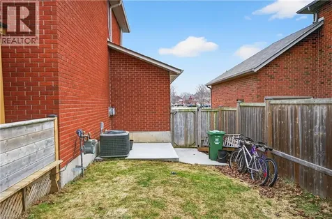 122 Hollybush Drive Hamilton ON L8B 0P1