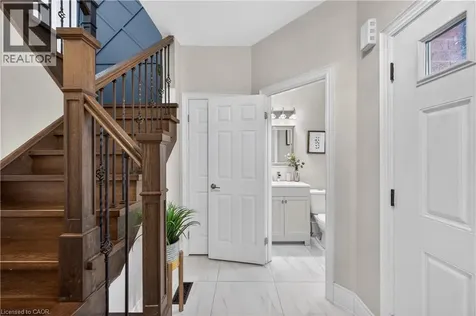 122 Hollybush Drive Hamilton ON L8B 0P1