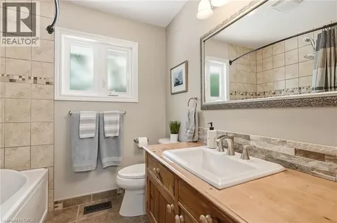 2207 Jester Court Burlington ON L7P 3E8