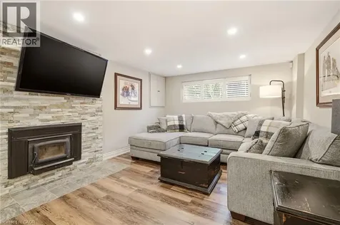 2207 Jester Court Burlington ON L7P 3E8