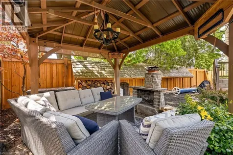 2207 Jester Court Burlington ON L7P 3E8