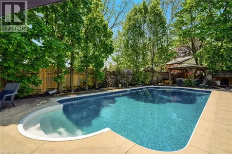 2207 Jester Court Burlington ON L7P 3E8