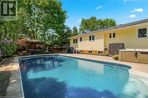 2207 Jester Court Burlington ON L7P 3E8