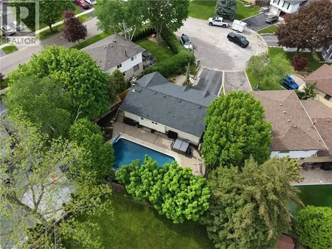 2207 Jester Court Burlington ON L7P 3E8