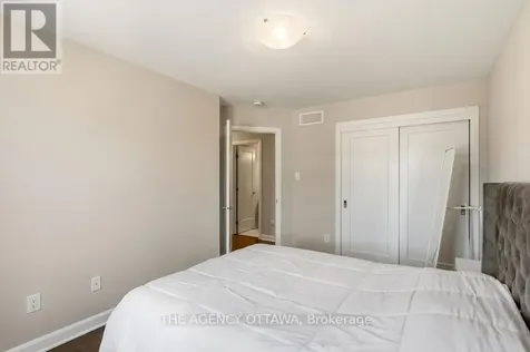 336 Barrett Farm Drive Ottawa ON K1T 0X8