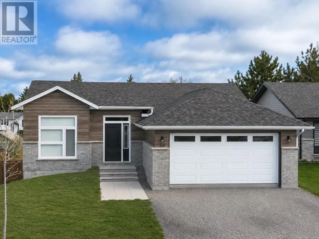 54 Meadowgreen Drive Garson ON P3L 0B1