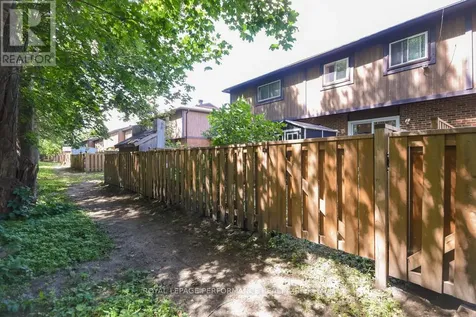 3194 Stockton Drive Ottawa ON K1T 1S1