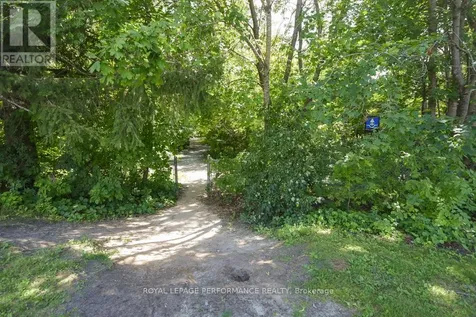 3194 Stockton Drive Ottawa ON K1T 1S1