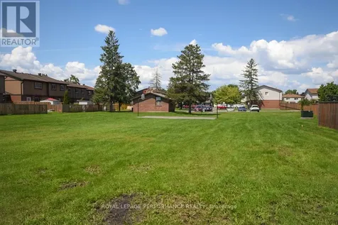 3194 Stockton Drive Ottawa ON K1T 1S1