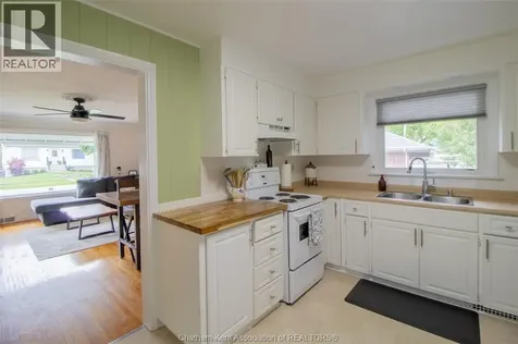135 Alexandra Avenue Chatham ON N7M 1Y4