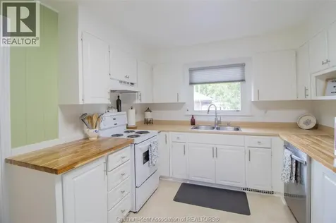 135 Alexandra Avenue Chatham ON N7M 1Y4