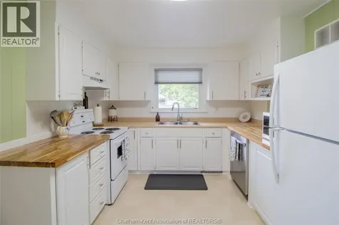 135 Alexandra Avenue Chatham ON N7M 1Y4