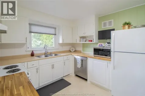 135 Alexandra Avenue Chatham ON N7M 1Y4