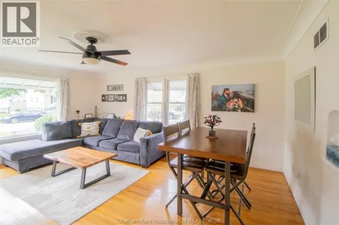 135 Alexandra Avenue Chatham ON N7M 1Y4