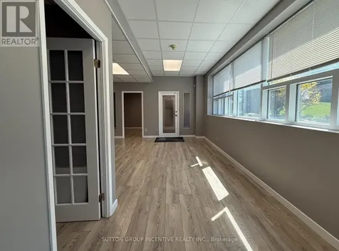 47 Harley Court Barrie (400 West) ON L4N 8V4
