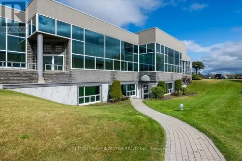 47 Harley Court Barrie (400 West) ON L4N 8V4