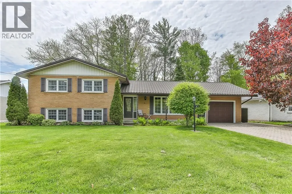 4 Highland Drive Tillsonburg ON N4G 2E9