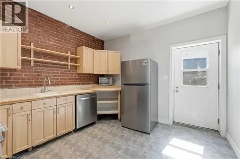 126 Park Street North Hamilton ON L8R 2N3