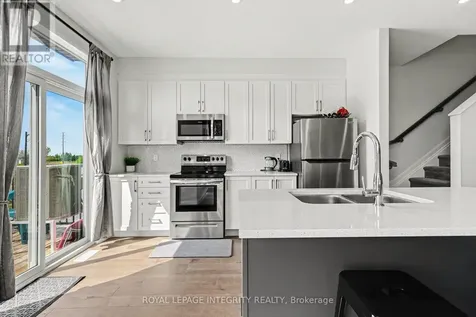 906 Lixnaw Court Ottawa ON K2J 6Y3